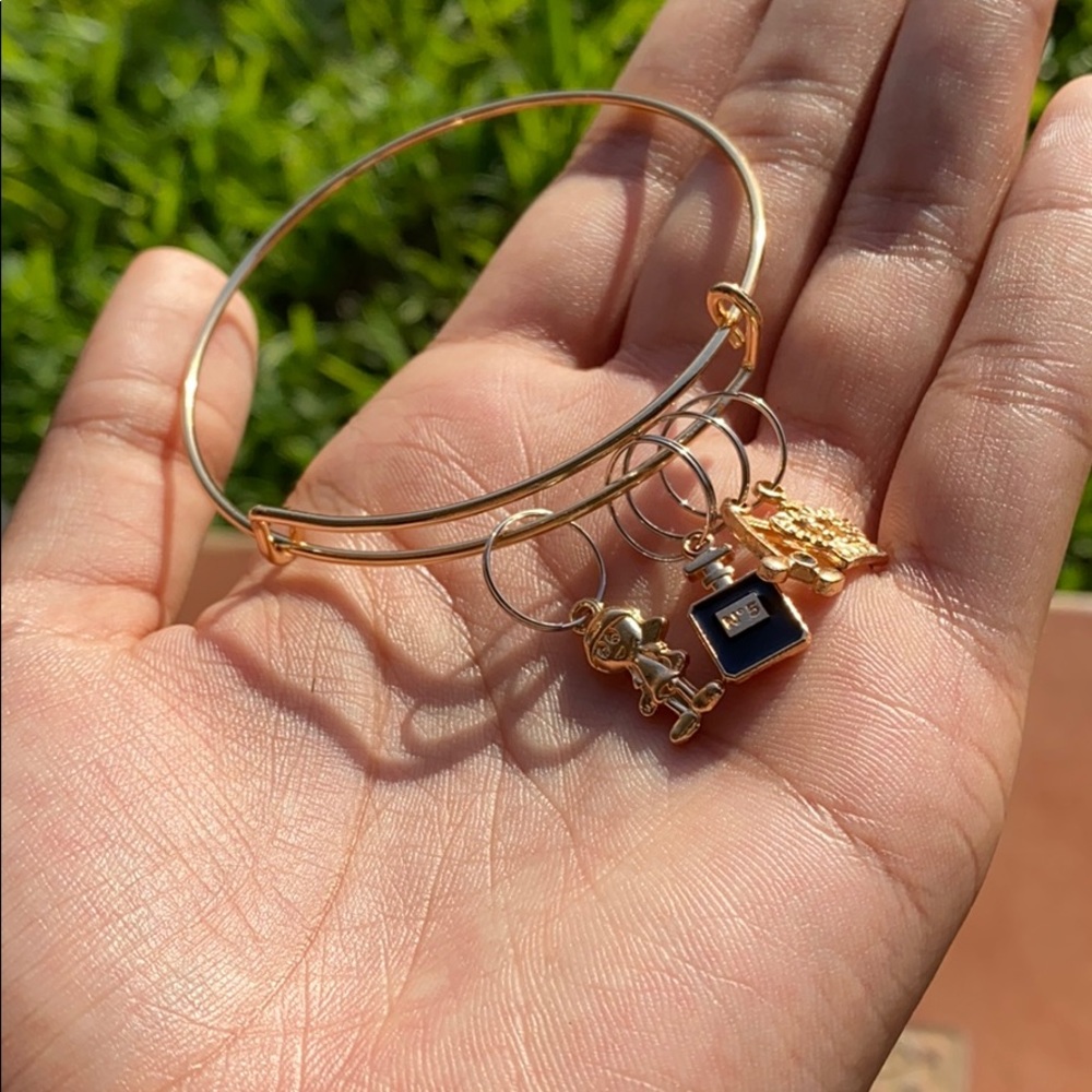 Charm bracelet